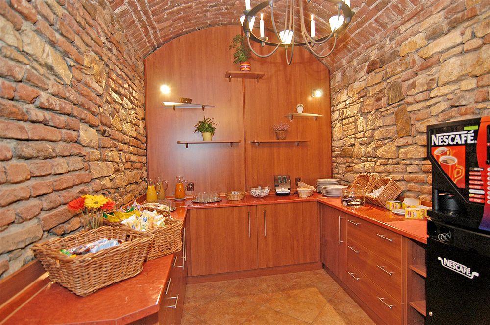 Ai Quattro Angeli Aparthotel Прага Екстериор снимка
