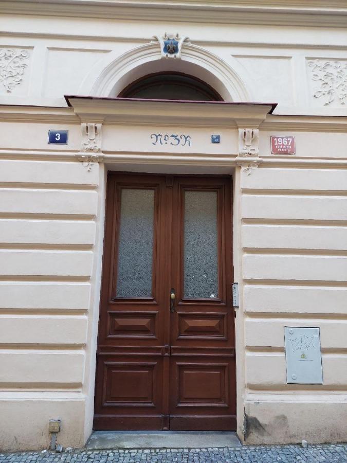 Ai Quattro Angeli Aparthotel Прага Екстериор снимка