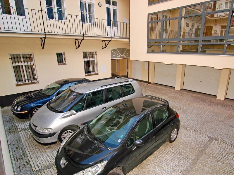Ai Quattro Angeli Aparthotel Прага Екстериор снимка